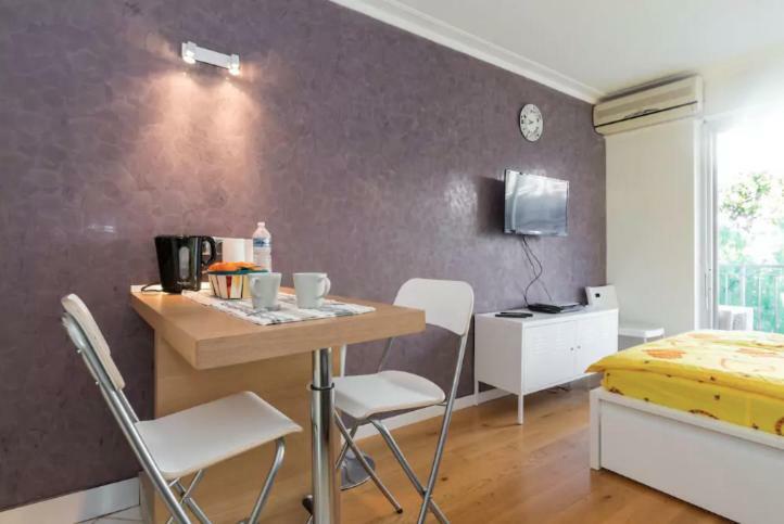 Quiet Studio With A Big Balcony Nice Bagian luar foto